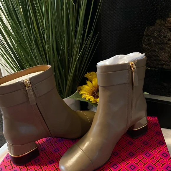 🔥SALE🔥Tory Burch Multi Logo Heel Ankle Boot - Picture 5 of 7